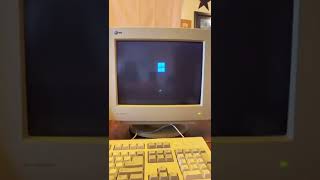 Установил Windows 11 на старый компьютер 1990 года