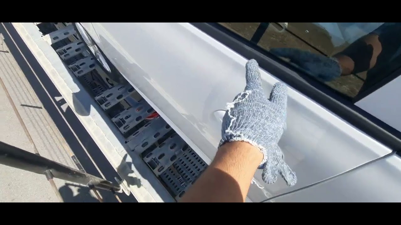 Чуть не попал на деньги))) манёвры в автосалоне....