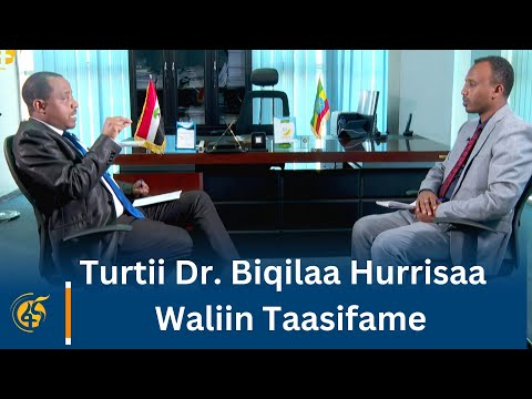 Bir jiyan xolasini onanizm bilan shugullanayotganini ushlab oldi. Ikki kishi bir vaqtning ozida bitta qizni yalaydi