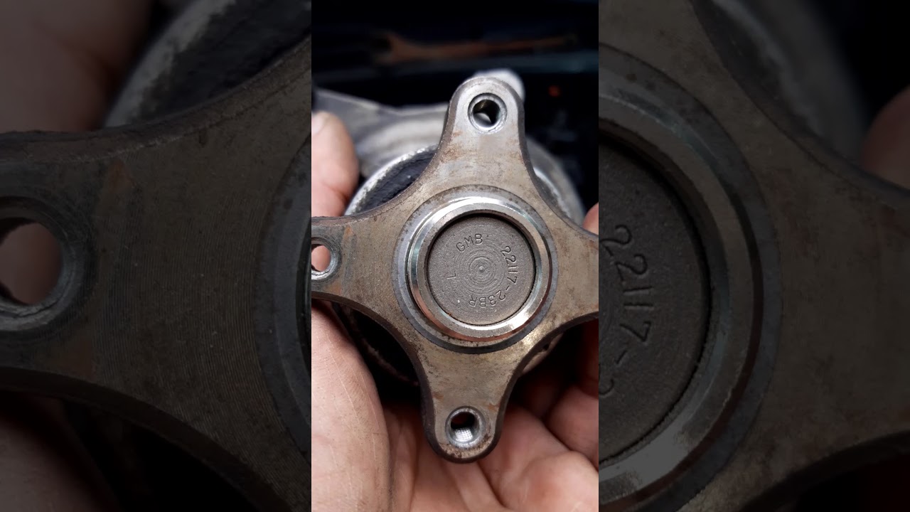 Kia Sorento 2,5 170л.с. Как снять водяную помпу. - YouTube