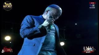 Luis Alberto Posada cries while singing to Darío Gómez