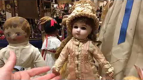 Live in the Doll Booth of Joan and Lynette in the ...