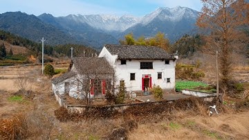 Leaving City, I and my Husband Bought Abandoned House in the Mountains, Renovating It into Paradise