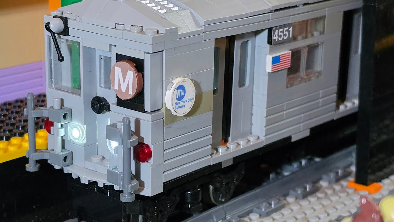 LEGO MTA R42 REBUILT! - 2 Car set showcase + instructions link