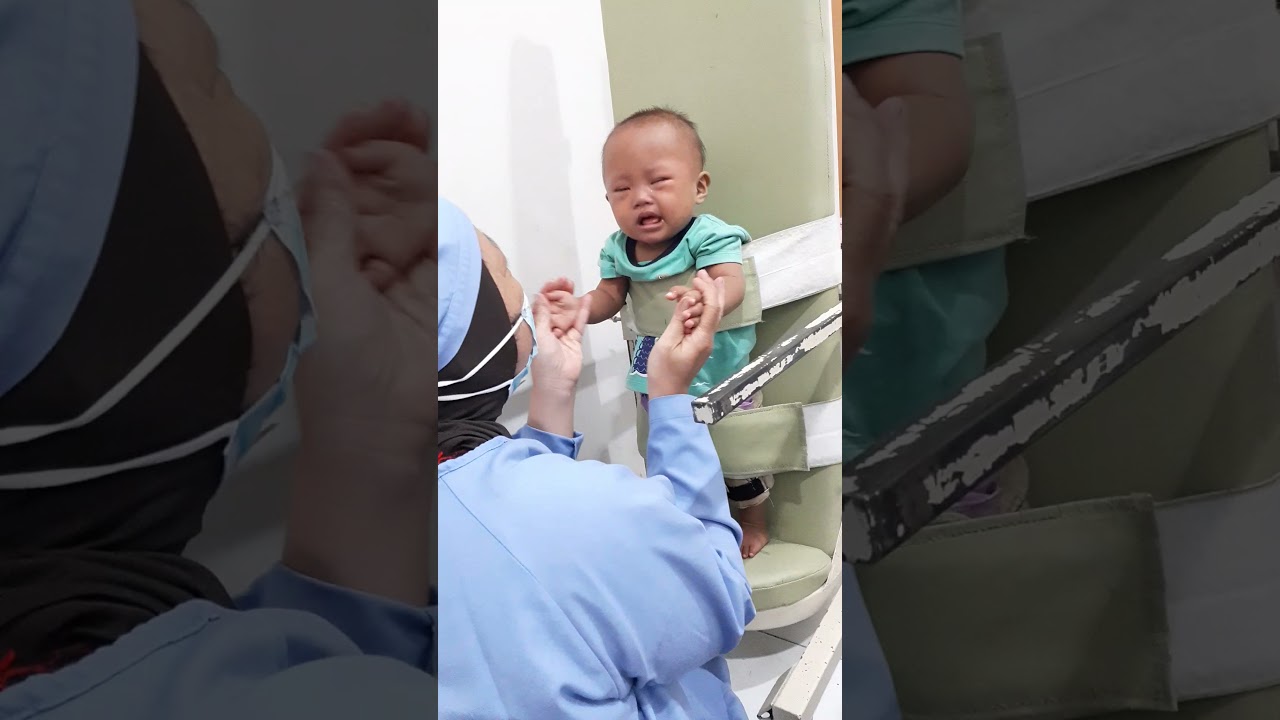 fisioterapi bayi latihan berdiri