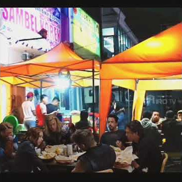 Avengers makan di warteg