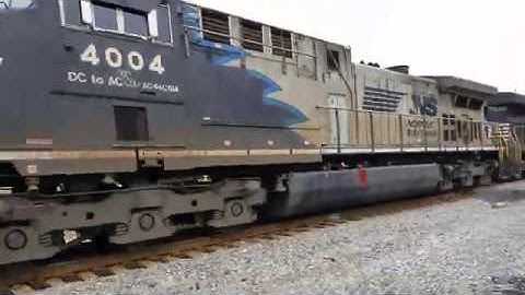 NS ES40DC #7649 Leads 378 with NS #4004 Trailing