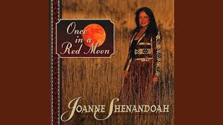 Miniatura del video "Joanne Shenandoah - Mother Earth Speaks"