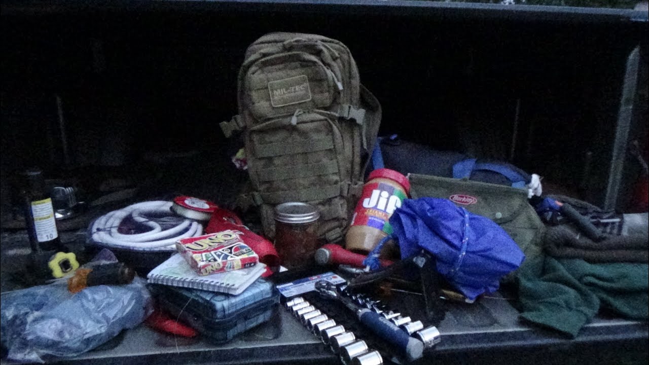 8 Things that you should include in a vehicle Emergency Kit - YouTube