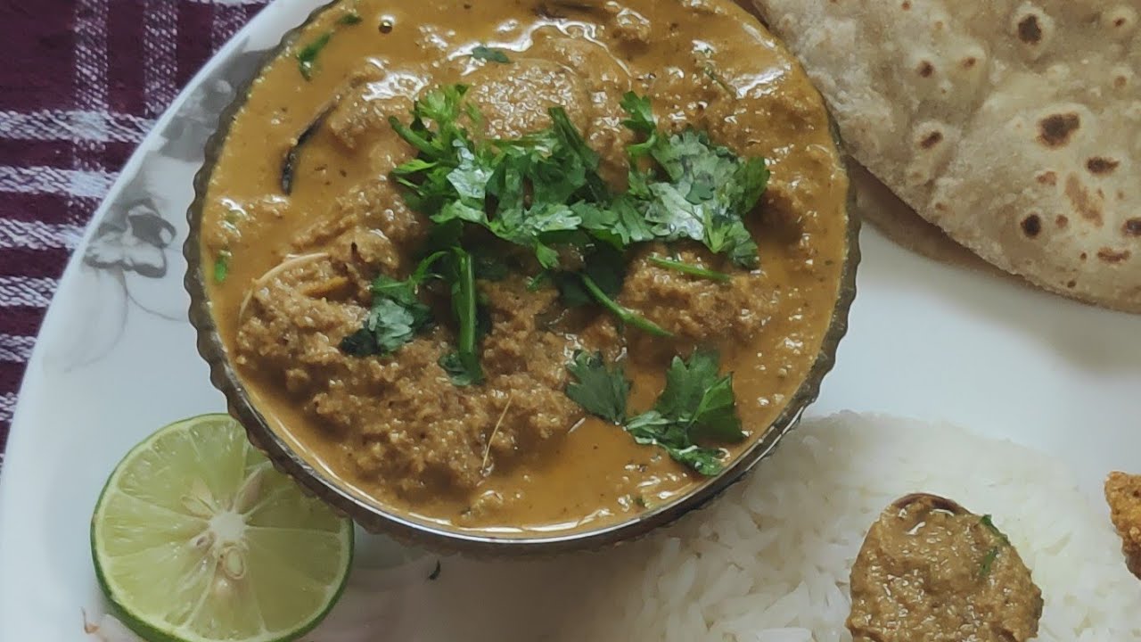 How to make delicious Goan style ruchik white clam shell curry ?? in