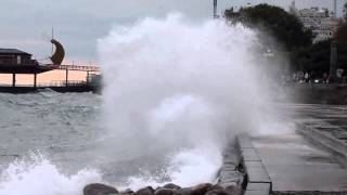 Мини - релакс. Шторм. Ялта. Крым | Mini - relax. Storm. Yalta. Crimea(Это видео создано с помощью видеоредактора YouTube (http://www.youtube.com/editor), 2015-06-27T15:11:58.000Z)