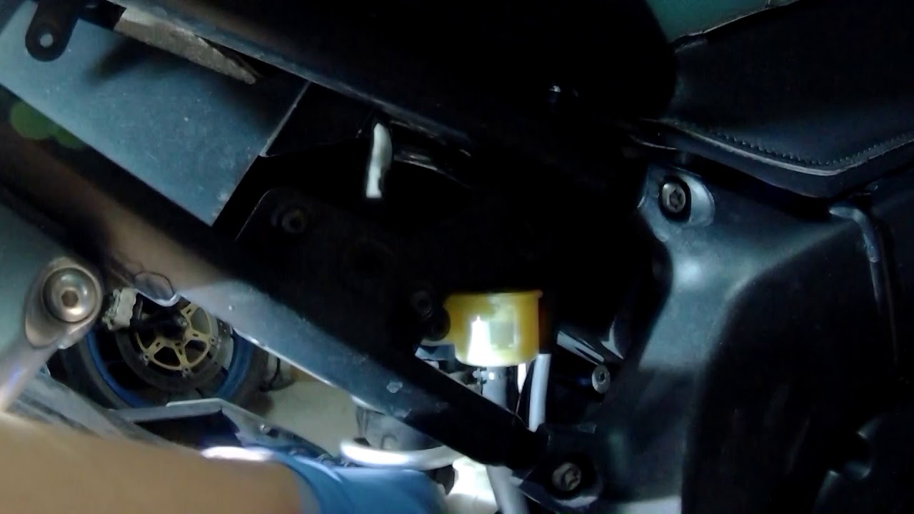 Fz1 2006 changing radiator coolant (portuguese) YouTube