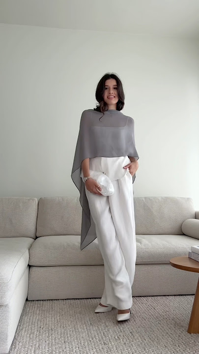 The ultimate capsule wardrobe: 8 pieces into 32 outfits.
