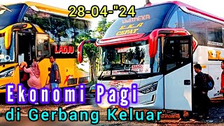 Penumpang Ekonomi Pagi di Gerbang Keluar Terminal Purabaya hari Ini 28-4-2024