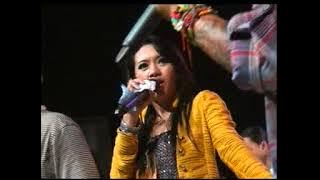 Jangan Pikirin Abang - Rena KDI feat Shodiq - Monata Live klurak   Sidoarjo 2012