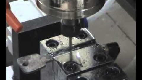 automatic key(lock) cutting machine VMK0808  contact: cncmachine01@gmail.com      ms joy