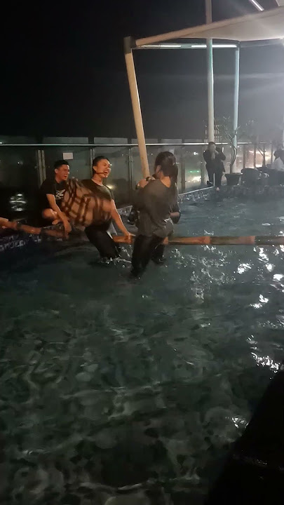 Sama Sama kuat #shortvideo #seruseruan #perangbarong #kolam #hotel