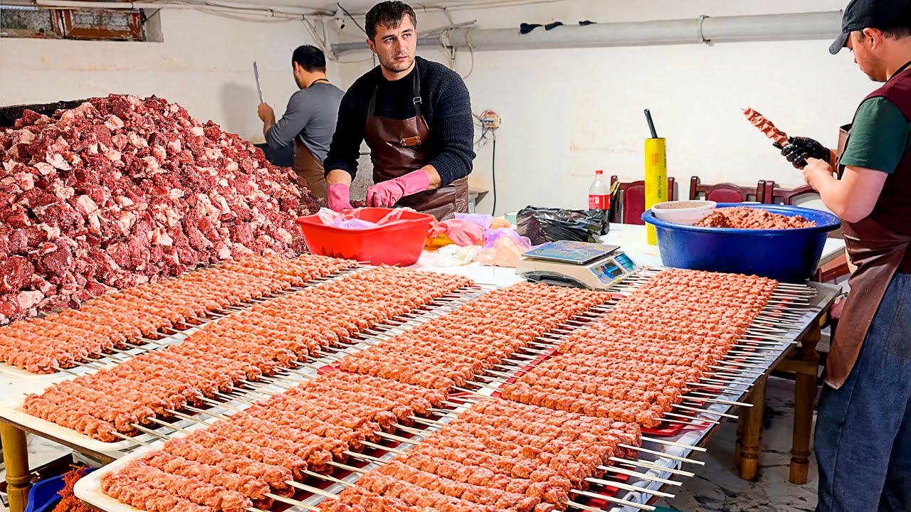Более 2 ТОНН мяса и 10 000 шампуров в день! Экстремальный кебаб (шашлык)