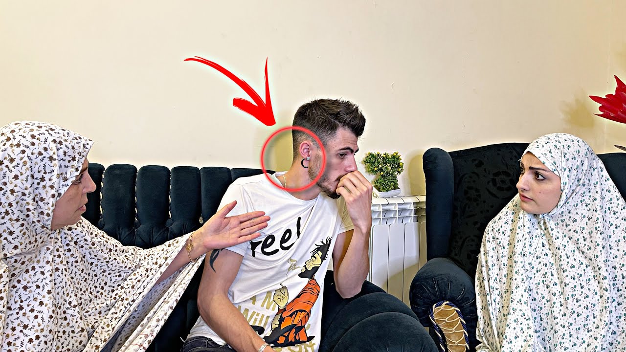 مقلب في أمي و زوجتي ثقبت اذني 😱وركبت حلق .. أمي قلعتني من البيت😭