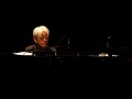 RYUICHI SAKAMOTO INTERPRETA "MERRY CHRISTMAS MR. LAWRENCE"