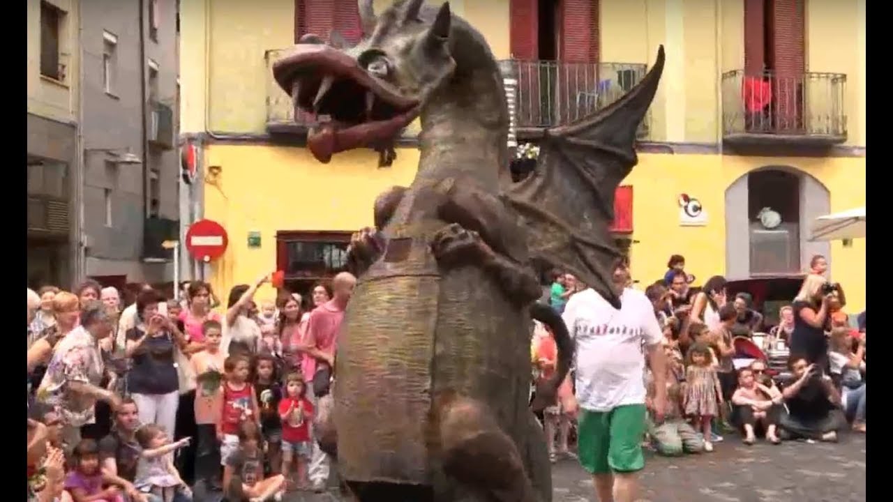 Cercavila del Drac, el Gall i el Conill a Olot - Festes del Carme