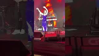 Simge - Yakışıklı (Live) 4K Yakın Plan Çekim Extended Version #simgesağın #live