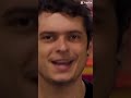 oque vc acha que é ?/ opção 1) o diab0 ou um chupa cabra