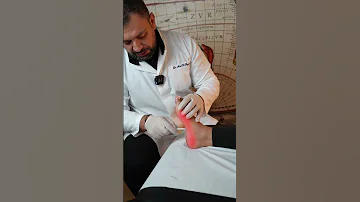 هكذا يمكنك علاج آلام القدم من دون أدوية 