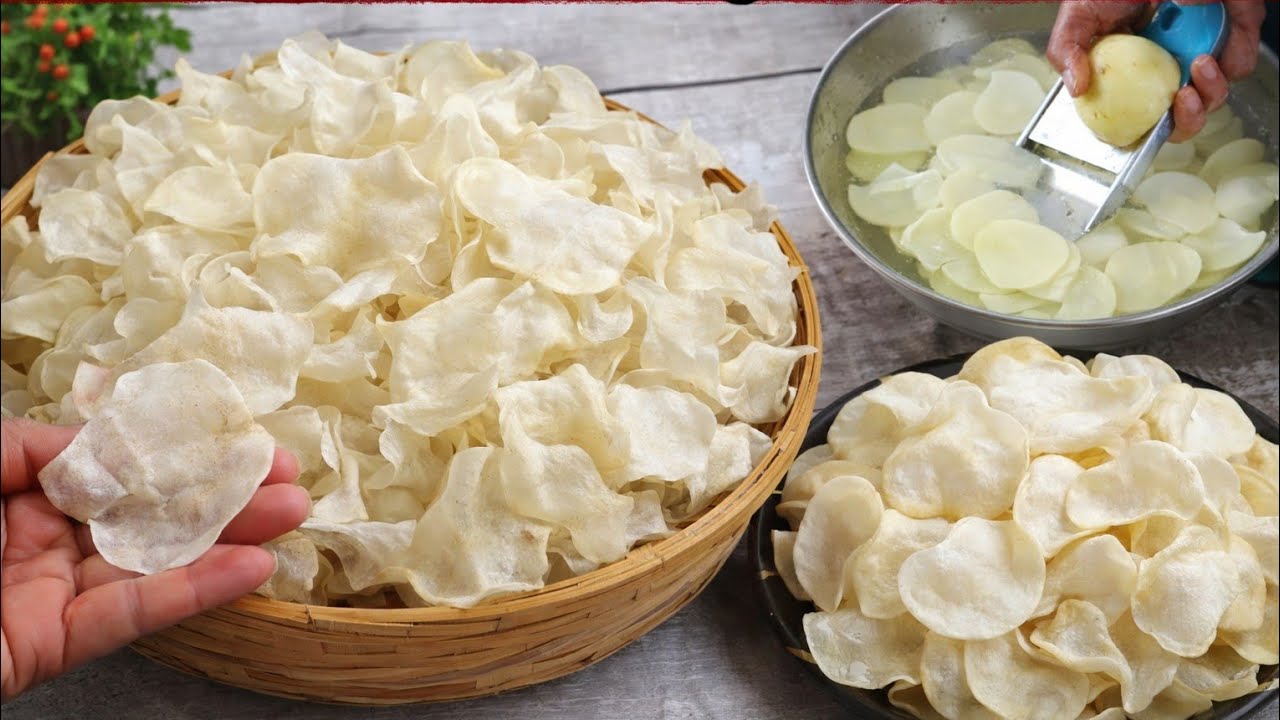 सावलीत बनवा पांढरेशुभ्र बटाटा चिप्स | उन्हाळी काम स्पेशल बटाटा चिप्स | Homemade Potato Chips