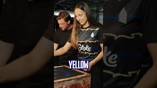 Meno iššūkis 🎨 | Vyrų ir moterų žaidėjai piešia Evertono emblema per 60 sekundžių 🔵😅