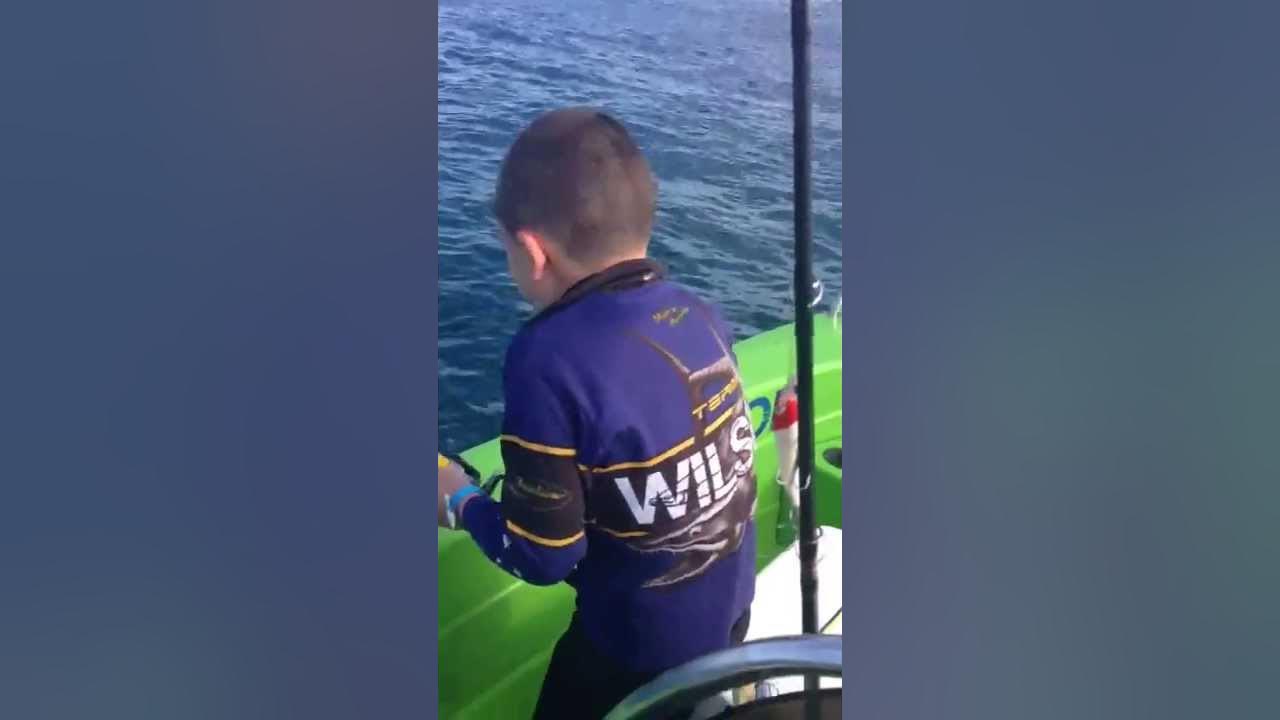 Cade Luckus Catches Mackerel on a VENOM Rod 