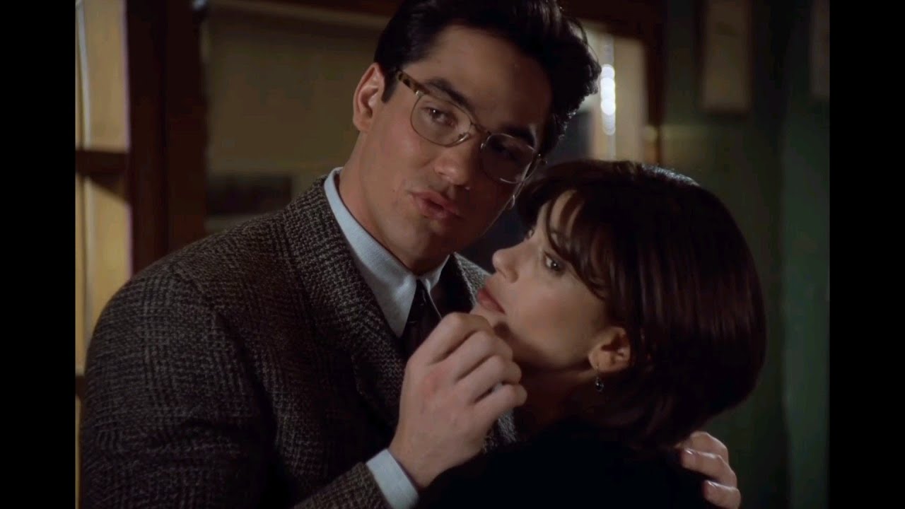 Lois and Clark HD Clip: Clark calls Lois 