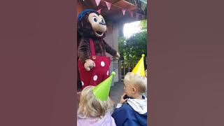 Floras overraskelse til Rasmus,