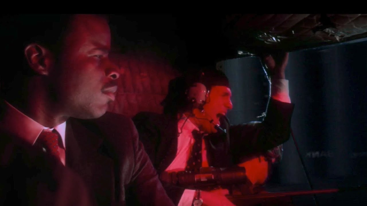 Die Hard [4K] Explosion on the roof Nakatomi Plaza - YouTube
