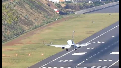 Madeira Airport Live Action LPMA Spotter ✈️ 13/11/2025