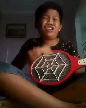 Anak kecil nyanyi lagu aaaaaaaa😂