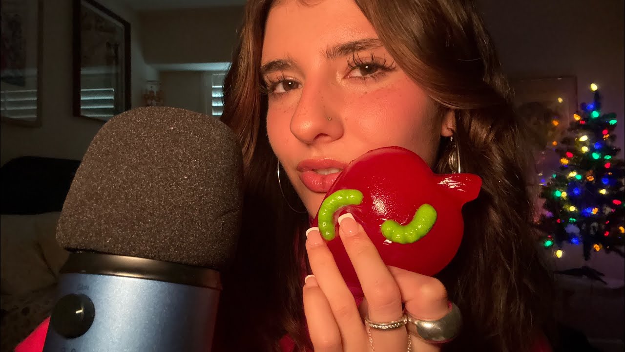 [ASMR] GUMMY CHEWING AND EATING 🍎 (mouth sounds)