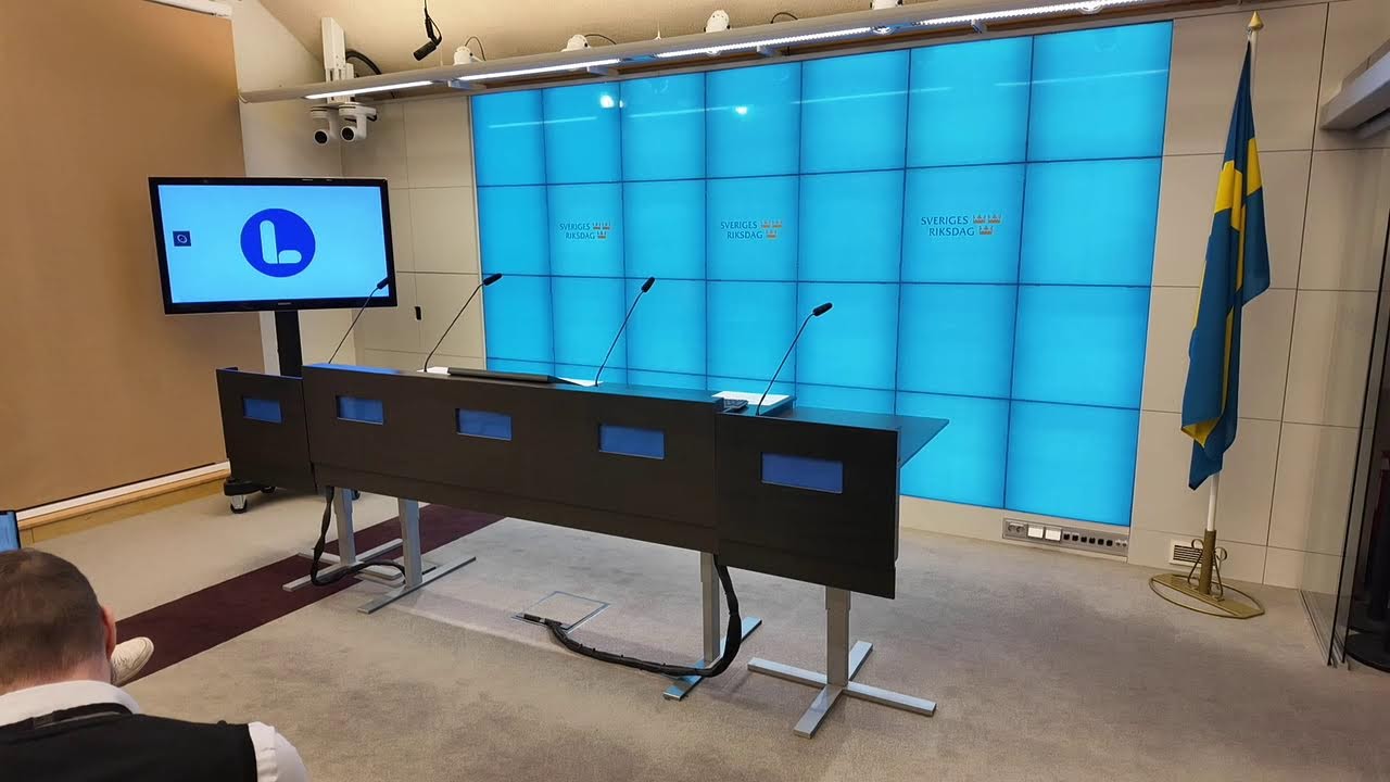 Teknikstrul hos Liberalerna. Presskonferens med Simona Mohamsson