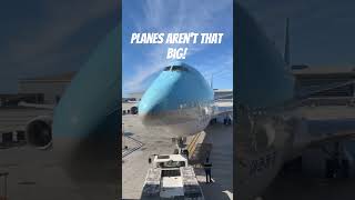 planes aren't that big right. #airplane #aviation #a350 #b787 #aircraftlovers #airliner #aviationtag