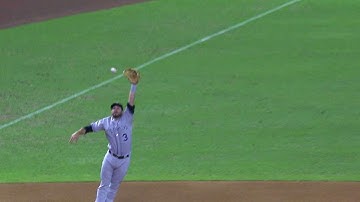 COL@ARI: Descalso goes airborne to snag Tomas