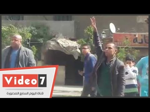 سائق تاكسى يستنجد بالأمن بعد اصطدام سيارته بأخرى أمام قسم عين شمس