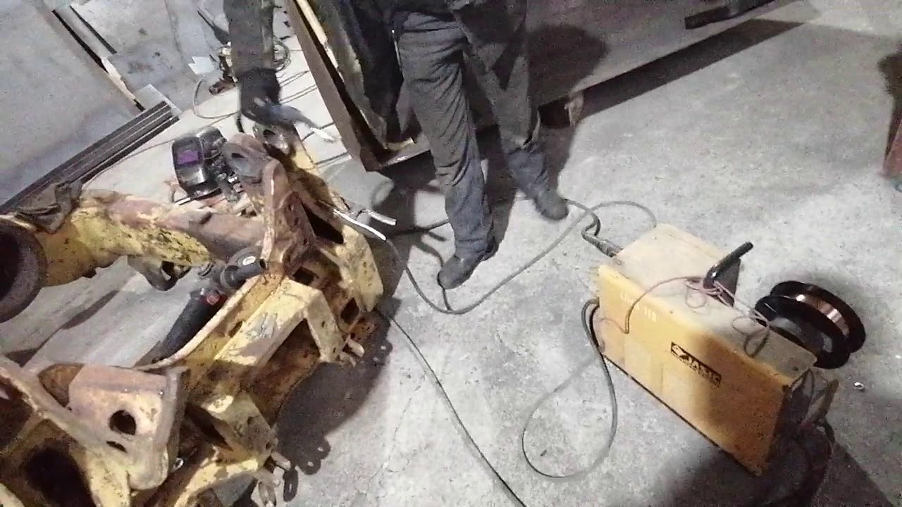 Настройка полуавтомата и сварка тонкого металла - YouTube