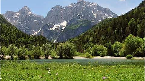 سورة الرحمن بصوت القارئ هارون حسين أحمد عبد العزيز