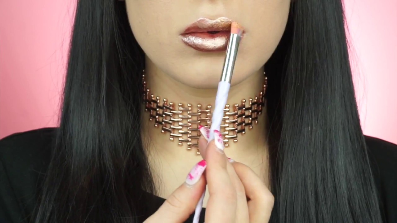 How to Metallic Lips with Kristin Crabtree for Tattoo Junkee