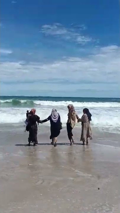 Pantai Tanjung lesung Pandeglang ombaknya lagi tinggi😱