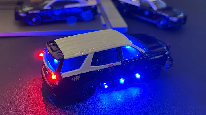 Greenlight Florida Highway Patrol 2022 Chevy Tahoe Custom with Working LED lights 1/64 scale ￼