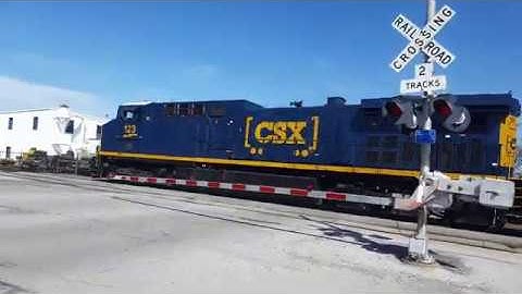 CSX Manifest Train In Lima Ft Friendly Engineer