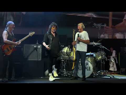 Ritchie Blackmore being presented to the crowd by Deep Purple's Ian Gillan August 2026.