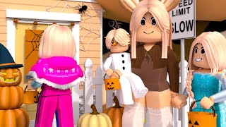 FAMILY HALLOWEEN NIGHT! 🎃 *TRICK OR TREATING* Roblox Bloxburg Roleplay with voice