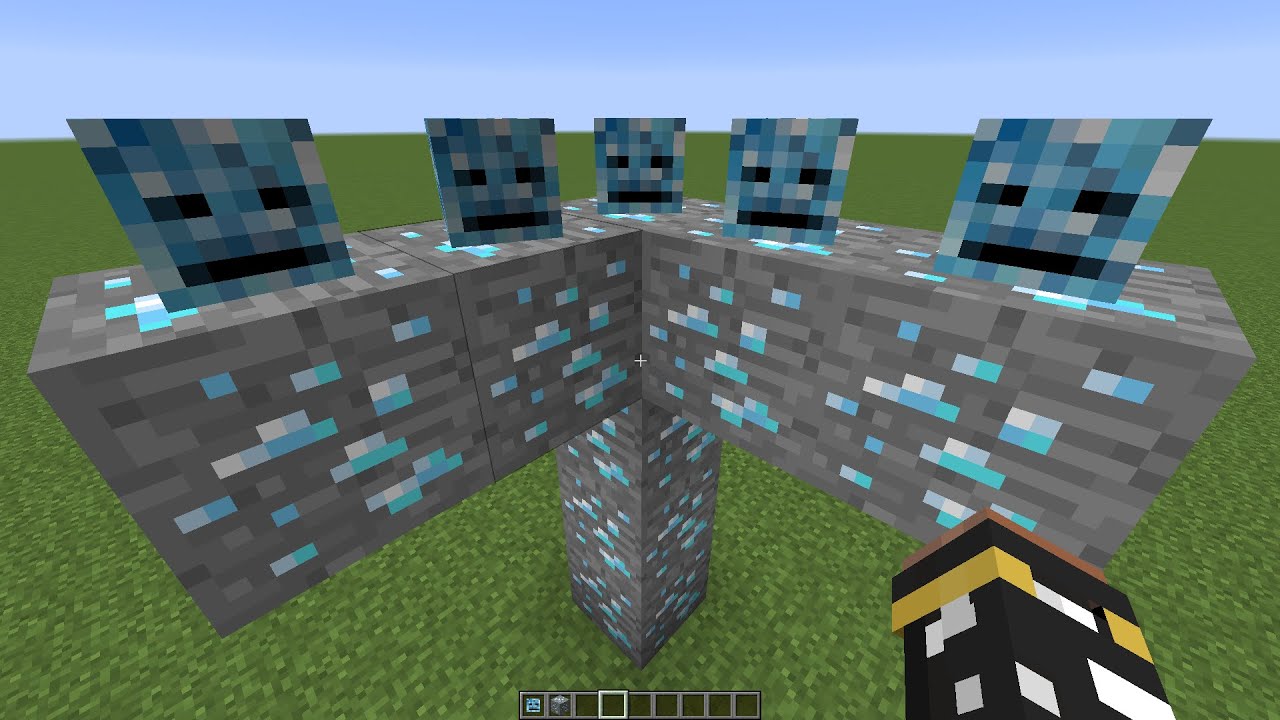 what if you create a DIAGONAL CREEPER BOSS in MINECRAFT - YouTube